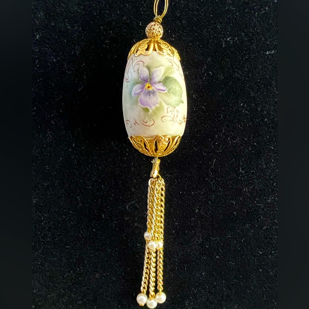 Handmade Painted Necklace Pend Signed Lyla ‘83 Vintage 2” Porcelain Bead Violets